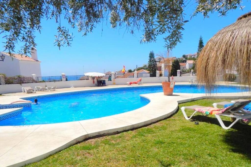 Beautiful 3 Bedroom Townhouse In Urb. Tropicana, Nerja Exterior photo